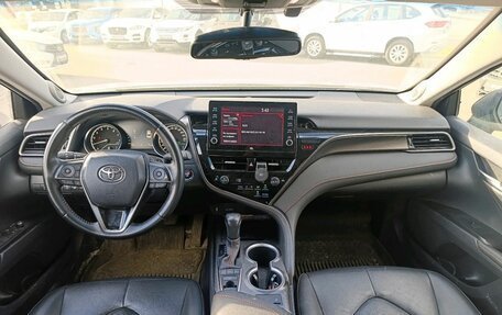 Toyota Camry, 2021 год, 3 099 000 рублей, 9 фотография