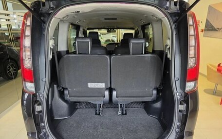 Toyota Voxy III, 2015 год, 1 800 000 рублей, 7 фотография