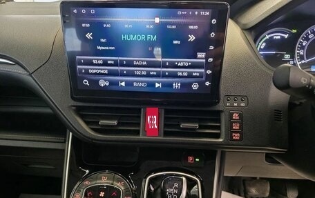 Toyota Voxy III, 2015 год, 1 800 000 рублей, 12 фотография