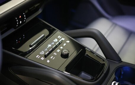 Porsche Cayenne III, 2024 год, 15 950 000 рублей, 22 фотография