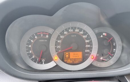 Toyota RAV4, 2011 год, 1 550 000 рублей, 6 фотография