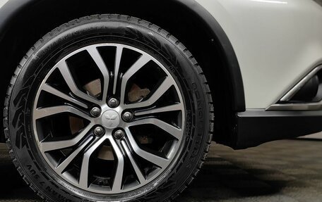 Mitsubishi Outlander III рестайлинг 3, 2016 год, 1 783 000 рублей, 9 фотография