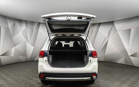 Mitsubishi Outlander III рестайлинг 3, 2016 год, 1 783 000 рублей, 12 фотография