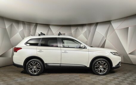 Mitsubishi Outlander III рестайлинг 3, 2016 год, 1 783 000 рублей, 6 фотография