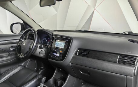 Mitsubishi Outlander III рестайлинг 3, 2016 год, 1 783 000 рублей, 13 фотография