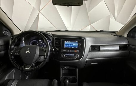 Mitsubishi Outlander III рестайлинг 3, 2016 год, 1 783 000 рублей, 14 фотография