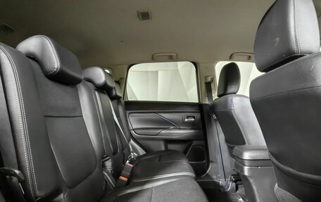 Mitsubishi Outlander III рестайлинг 3, 2016 год, 1 783 000 рублей, 16 фотография