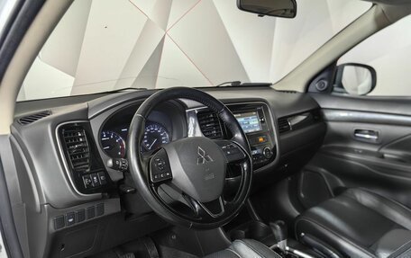 Mitsubishi Outlander III рестайлинг 3, 2016 год, 1 783 000 рублей, 19 фотография