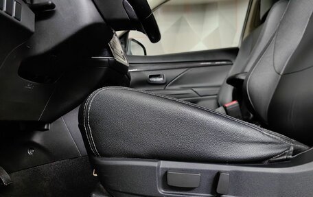 Mitsubishi Outlander III рестайлинг 3, 2016 год, 1 783 000 рублей, 22 фотография