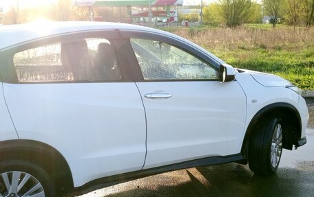 Honda Vezel, 2021 год, 1 750 000 рублей, 5 фотография