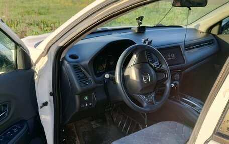 Honda Vezel, 2021 год, 1 750 000 рублей, 9 фотография