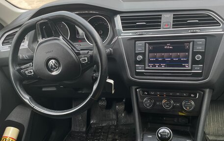 Volkswagen Tiguan II, 2018 год, 1 550 000 рублей, 4 фотография