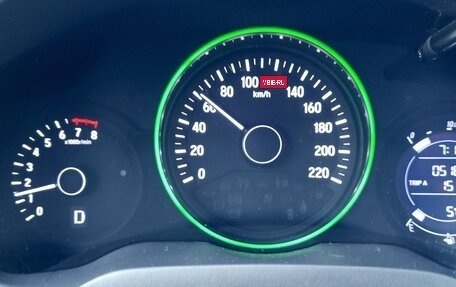 Honda Vezel, 2021 год, 1 750 000 рублей, 14 фотография