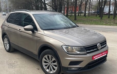 Volkswagen Tiguan II, 2018 год, 1 550 000 рублей, 2 фотография