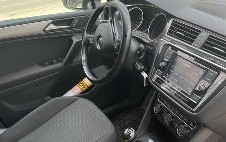 Volkswagen Tiguan II, 2018 год, 1 550 000 рублей, 10 фотография