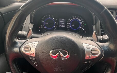 Infiniti QX70, 2014 год, 1 880 000 рублей, 9 фотография