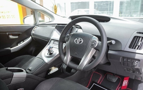 Toyota Prius, 2012 год, 1 098 000 рублей, 17 фотография