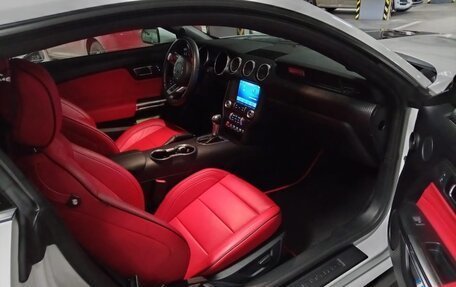 Ford Mustang VI рестайлинг, 2022 год, 4 500 000 рублей, 3 фотография