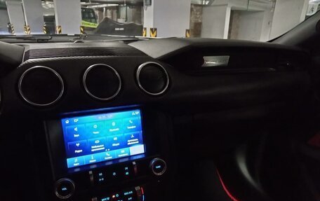 Ford Mustang VI рестайлинг, 2022 год, 4 500 000 рублей, 9 фотография