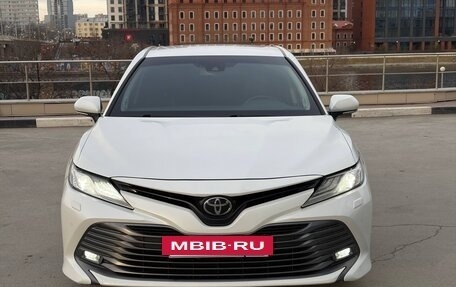 Toyota Camry, 2020 год, 2 820 000 рублей, 2 фотография