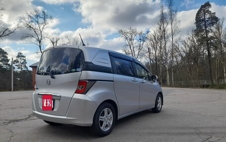 Honda Freed I, 2015 год, 1 350 000 рублей, 6 фотография