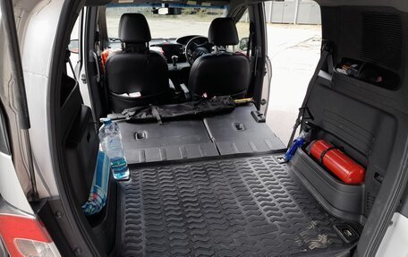 Honda Freed I, 2015 год, 1 350 000 рублей, 12 фотография