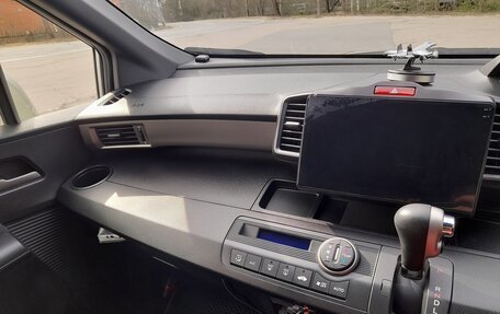 Honda Freed I, 2015 год, 1 350 000 рублей, 20 фотография