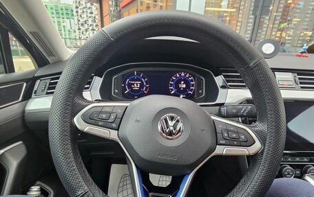 Volkswagen Passat B8 рестайлинг, 2020 год, 2 600 000 рублей, 23 фотография