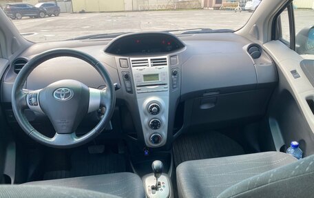 Toyota Yaris III рестайлинг, 2007 год, 585 000 рублей, 10 фотография