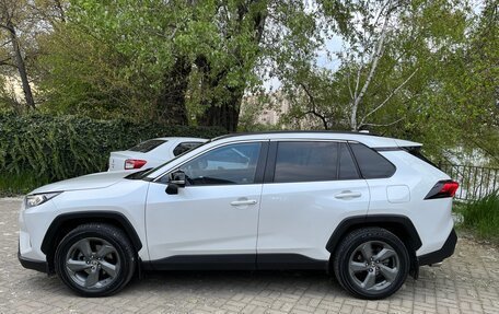 Toyota RAV4, 2019 год, 2 890 000 рублей, 2 фотография