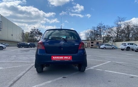 Toyota Yaris III рестайлинг, 2007 год, 585 000 рублей, 4 фотография