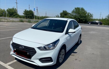 Hyundai Solaris II рестайлинг, 2018 год, 1 180 000 рублей, 1 фотография