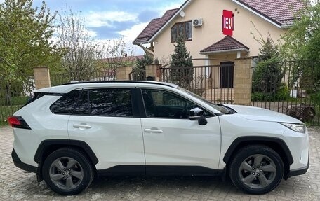Toyota RAV4, 2019 год, 2 890 000 рублей, 6 фотография
