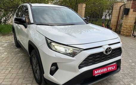 Toyota RAV4, 2019 год, 2 890 000 рублей, 7 фотография