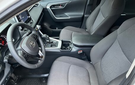 Toyota RAV4, 2019 год, 2 890 000 рублей, 16 фотография