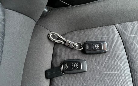 Toyota RAV4, 2019 год, 2 890 000 рублей, 20 фотография