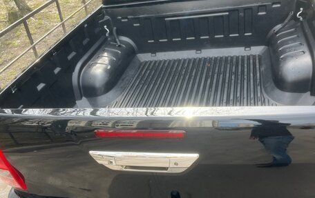 Toyota Hilux VIII, 2021 год, 4 200 000 рублей, 6 фотография