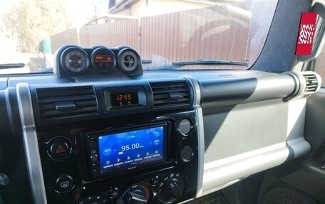 Toyota FJ Cruiser, 2012 год, 2 700 000 рублей, 14 фотография