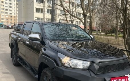 Toyota Hilux VIII, 2021 год, 4 200 000 рублей, 10 фотография