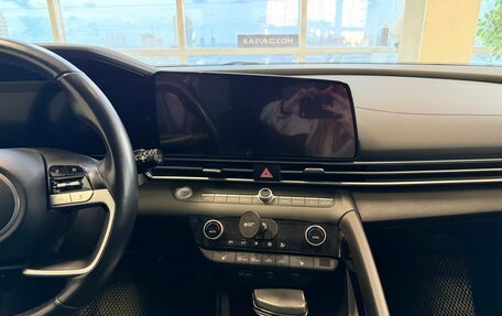 Hyundai Elantra, 2022 год, 1 800 000 рублей, 12 фотография