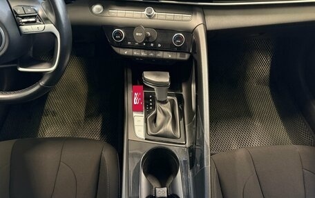 Hyundai Elantra, 2022 год, 1 800 000 рублей, 13 фотография