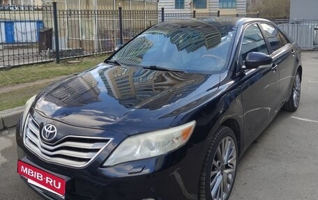 Toyota Camry, 2011 год, 900 000 рублей, 1 фотография
