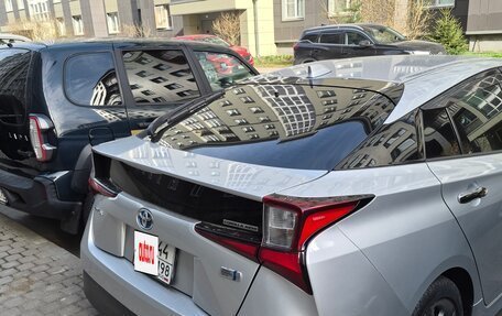 Toyota Prius IV XW50, 2019 год, 1 920 000 рублей, 15 фотография