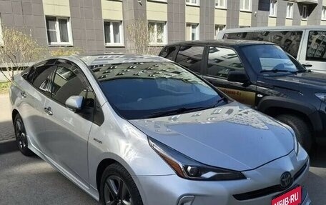 Toyota Prius IV XW50, 2019 год, 1 920 000 рублей, 6 фотография