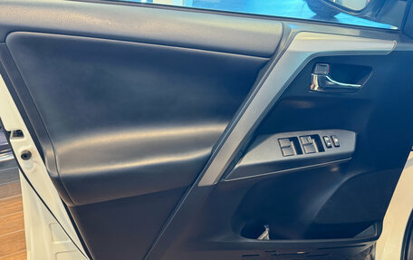 Toyota RAV4, 2018 год, 2 570 000 рублей, 12 фотография