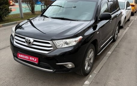 Toyota Highlander III, 2012 год, 2 150 000 рублей, 1 фотография