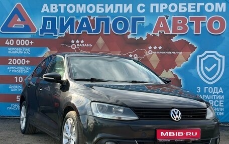 Volkswagen Jetta VI, 2013 год, 930 000 рублей, 1 фотография