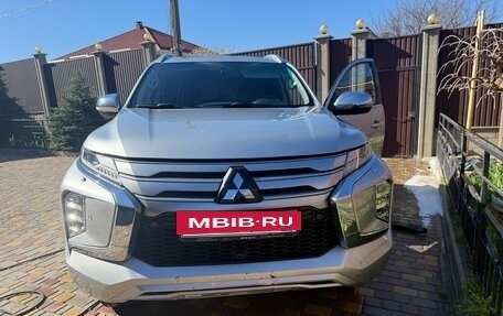 Mitsubishi Montero Sport, 2022 год, 4 000 000 рублей, 8 фотография