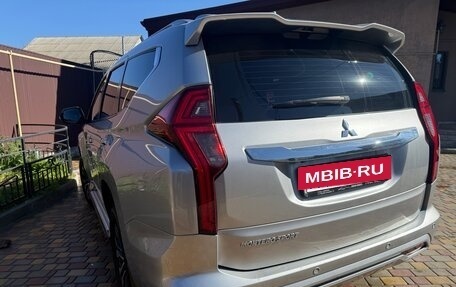Mitsubishi Montero Sport, 2022 год, 4 000 000 рублей, 6 фотография