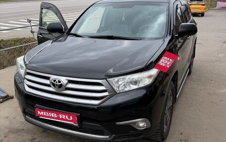 Toyota Highlander III, 2012 год, 2 150 000 рублей, 6 фотография